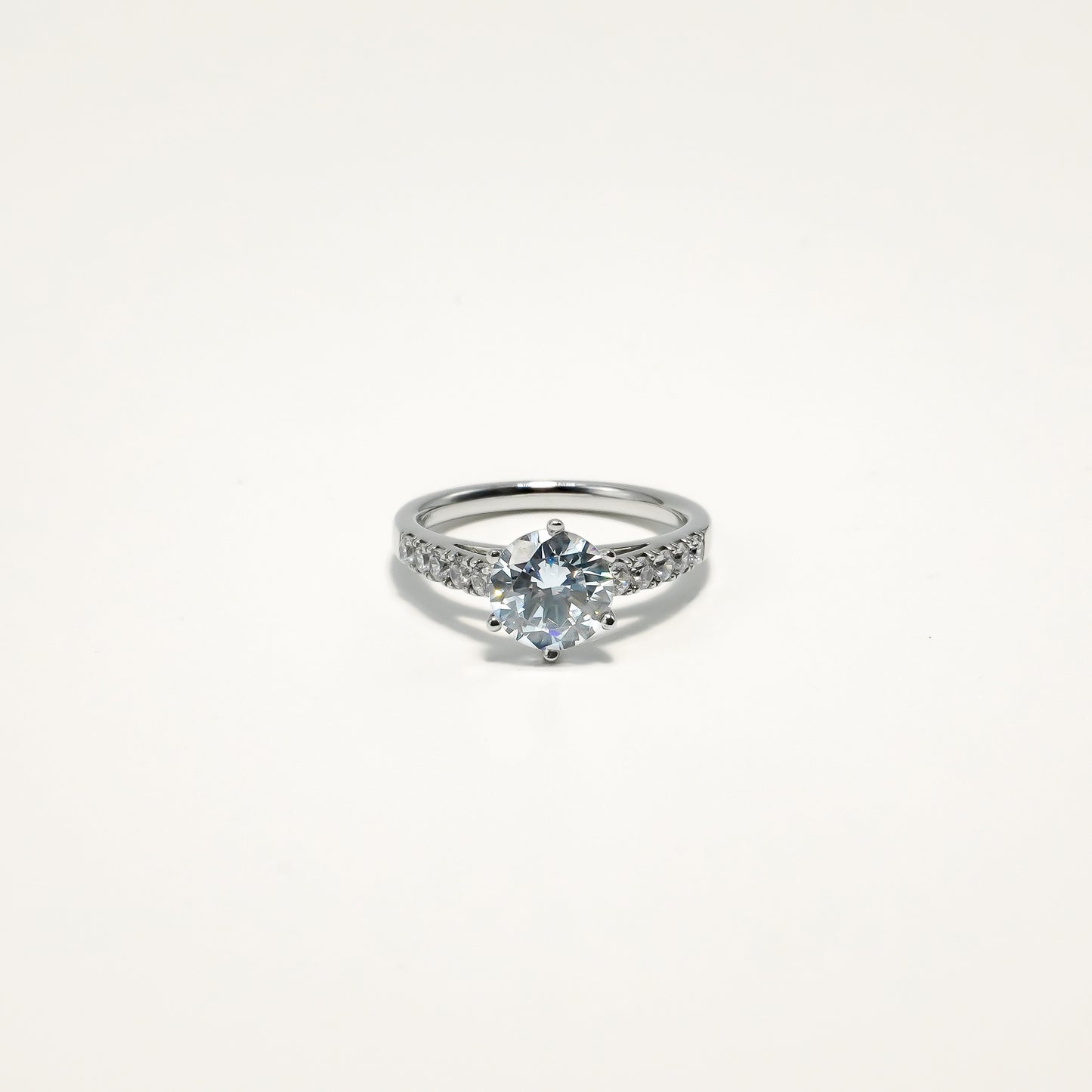 Round Brilliant LGD Shank Engagement Ring