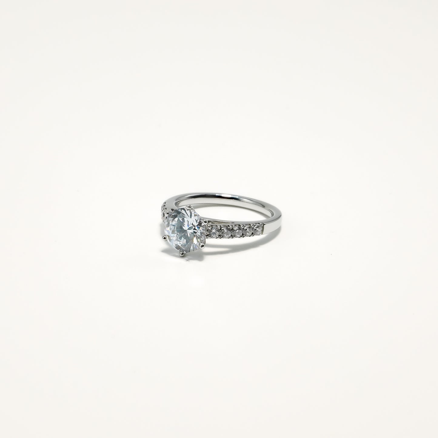 Round Brilliant LGD Shank Engagement Ring
